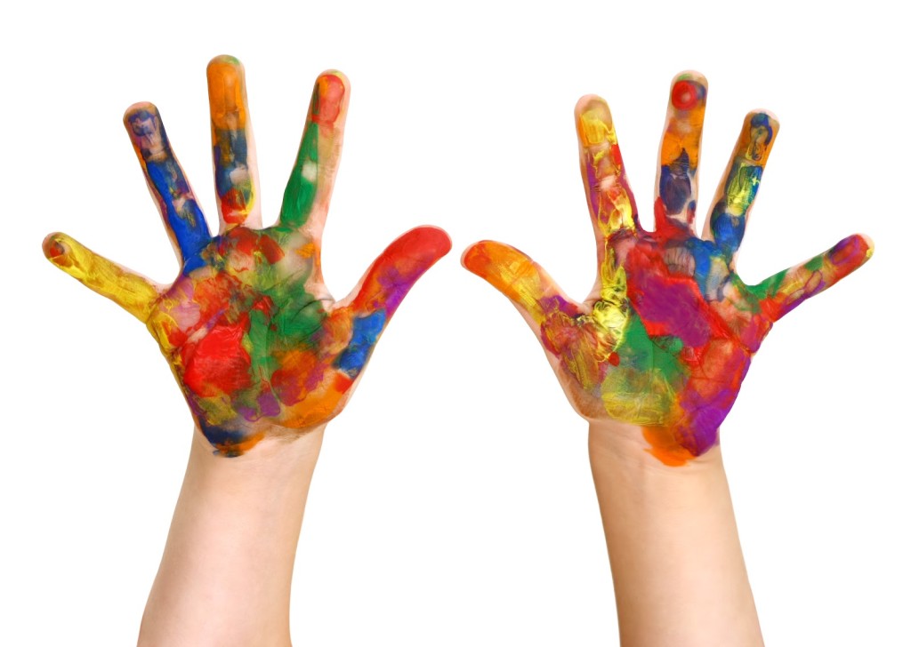 kids-painted-hands