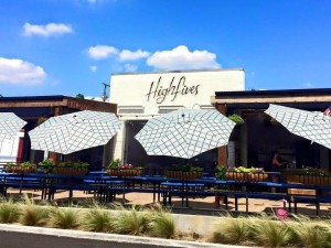 Patio-at-High-Fives-in-Dallas_154850